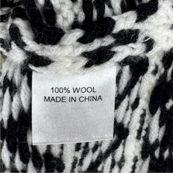 NWT Tuckernuck Charcoal and Cream Fair Isle Sandwick Pullover Sweater Size XL - Picture 4 of 7